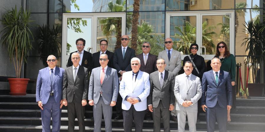 بالبلدي : وزير
      التعليم
      العالي
      يعقد
      اجتماعًا
      مع
      رؤساء
      الجامعات
      الحكومية
      المنبثقة
      منها
      جامعات
      أهلية
      جديدة
