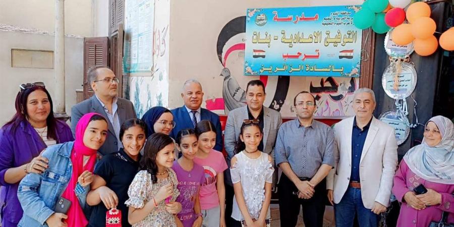 بالبلدي: وكيل
      "تعليم
      الفيوم"
      يشهد
      فعاليات
      مبادرة
      "أهلًا
      بالإجازة"
      بمدرسة
      التوفيق
      الإعدادية
      للبنات