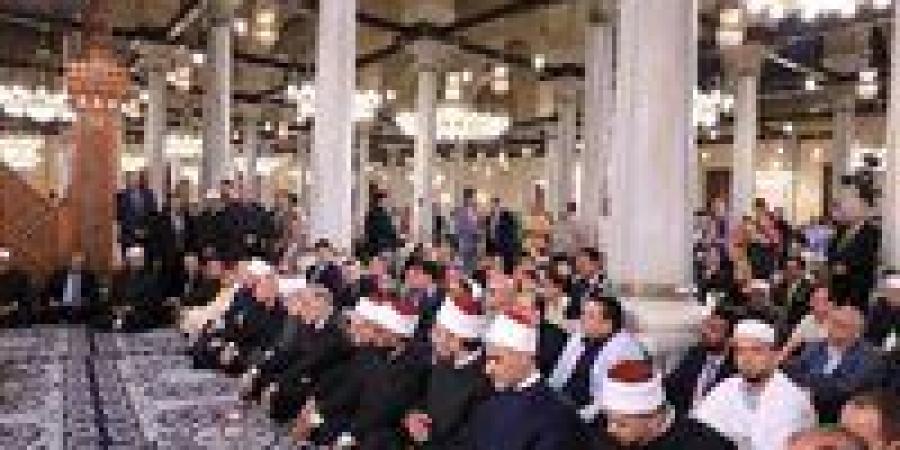 بالبلدي: محافظ
      القاهرة
      يشهد
      احتفال
      العام
      الهجري
      الجديد
      بمسجد
      الإمام
      الحسين
