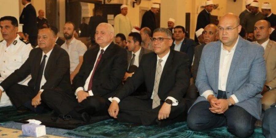 بالبلدي : محافظ
      الجيزة
      يشهد
      احتفالية
      مديرية
      أوقاف
      بالعام
      الهجري
      الجديد