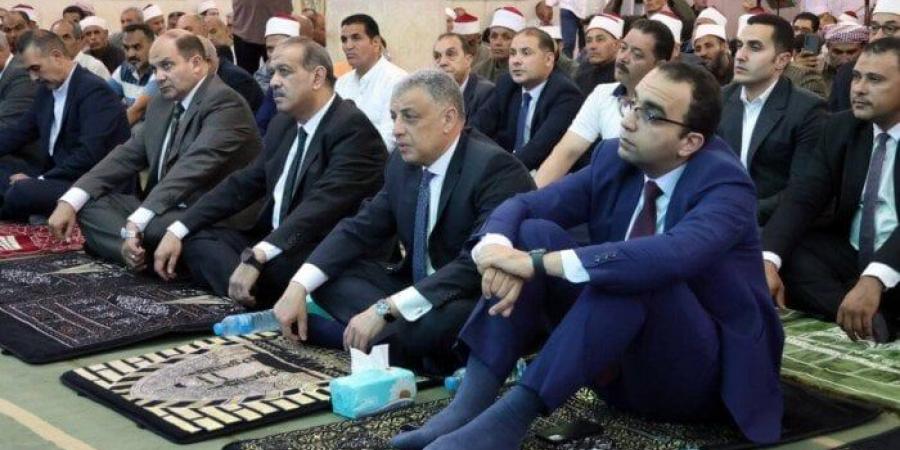 بالبلدي : محافظ
      الإسماعيلية
      يشهد
      الاحتفال
      بالعام
      الهجري
      الجديد
      بمسجد
      الروضة
      الشريفة