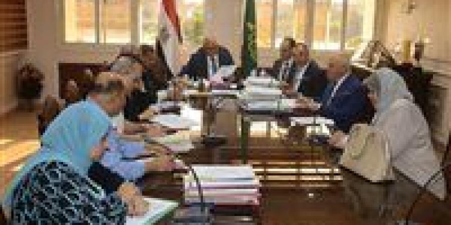 بالبلدي: محافظ
      القليوبية
      يترأس
      اجتماع
      لجنة
      اختيار
      القيادات
      لشغل
      وتجديد
      عدد
      من
      الوظائف
      القيادية