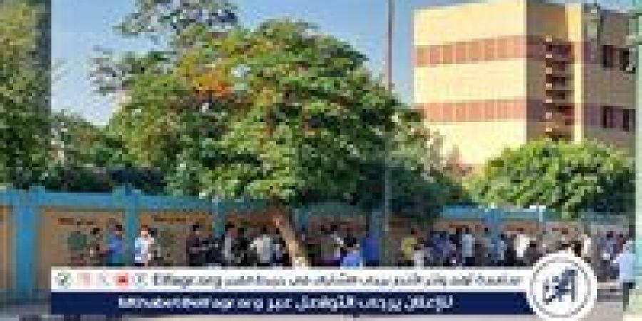 بالبلدي: خروج
      طلاب
      وطالبات
      الثانوية
      العامة
      من
      اللجان
      بعد
      أداء
      امتحانى
      الفيزياء
      والتاريخ
      بأسيوط