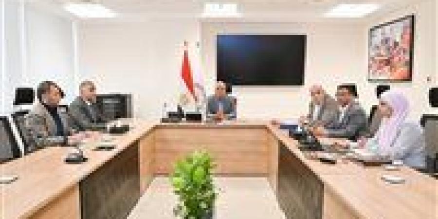بالبلدي: وزير
      الري
      يتابع
      إجراءات
      رقمنة
      أعمال
      قطاع
      المياه
      الجوفية
      وتسهيل
      إجراءات
      إصدار
      التراخيص