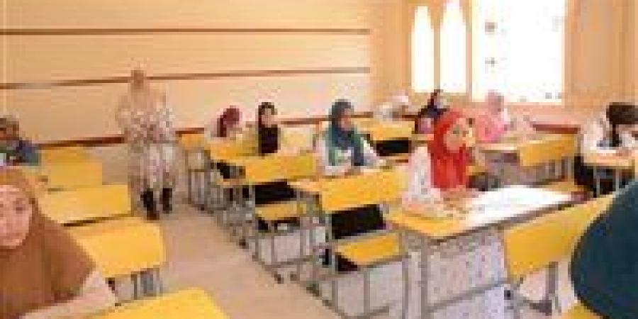 بالبلدي: انتهاء
      امتحان
      الفيزياء
      لشعبة
      علمي
      والتاريخ
      للأدبي
      لطلاب
      الثانوية
      العامة
      "نظامين
      الجديد
      والقديم"