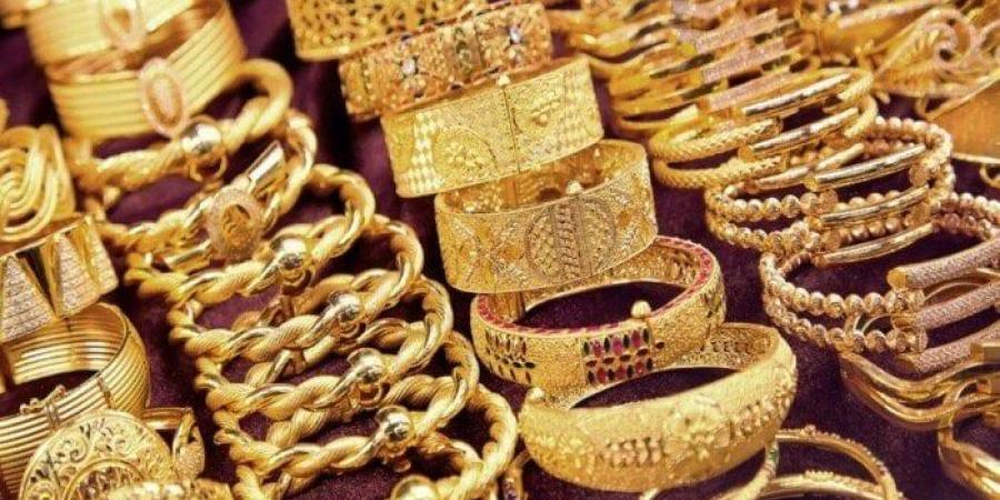 بالبلدي: سعر
      الذهب
      اليوم
      الجمعة
      27
      يونيو
      في
      بداية
      التعاملات..
      عيار
      21
      بكام؟