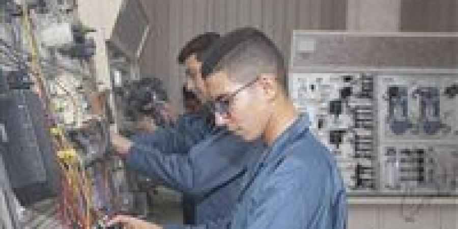 بالبلدي : مزايا
      الالتحاق
      بمدارس
      غبور
      للتكنولوجيا
      التطبيقية
      2026