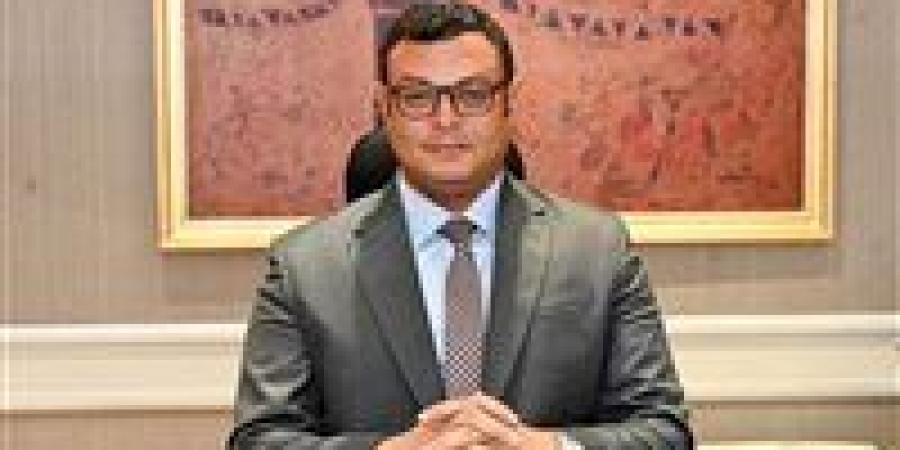بالبلدي: وزير
      الإسكان
      يتابع
      مشروعات
      مركز
      مارينا
      العلمين
      السياحي