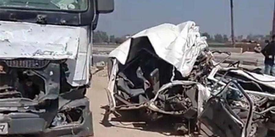 بالبلدي : وزير
      العمل
      يوجه
      بمتابعة
      ”حادث
      المنوفية”
      ..وسرعة
      صرف
      التعويضات
      اللازمة