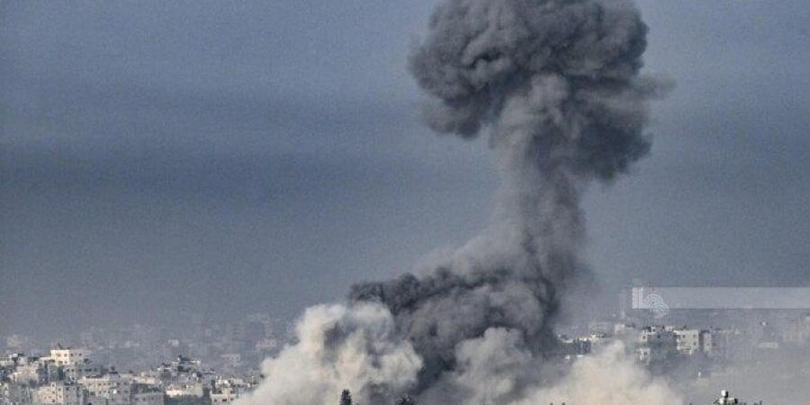 بالبلدي: استشهاد
      14
      فلسطينيا
      بينهم
      5
      أطفال
      في
      قصف
      الاحتلال
      الإسرائيلي
      مناطق
      بـ
      قطاع
      غزة
