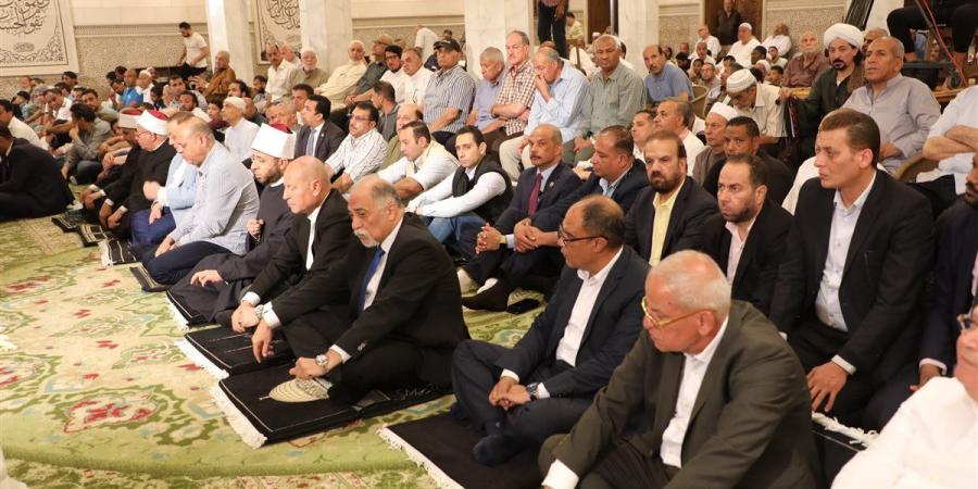 بالبلدي: وزيرا
      الأوقاف
      والعمل
      ومحافظ
      القاهرة
      يحتفلون
      بالعام
      الهجري
      بمسجد
      السيدة
      نفيسة