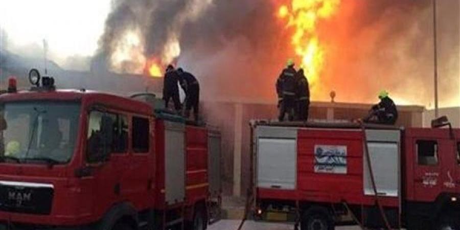 بالبلدي : السيطرة
      على
      حريق
      اندلع
      داخل
      شقة
      بمنطقة
      السلام