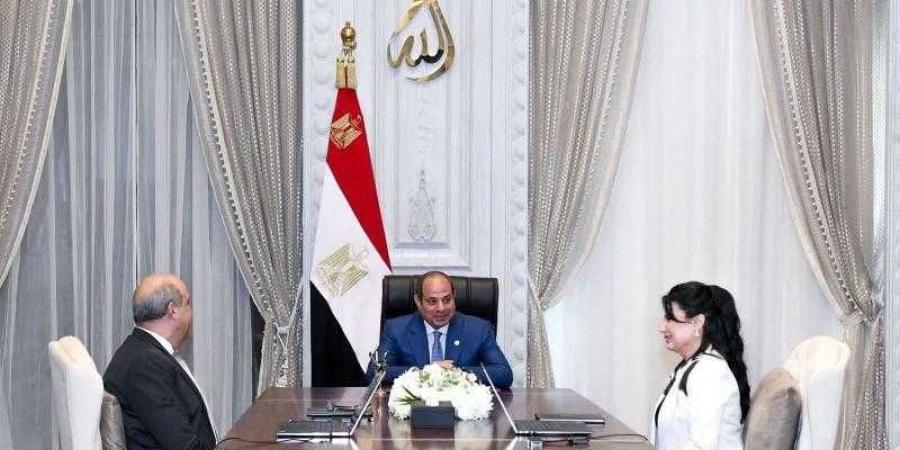 بالبلدي : الرئيس
      السيسى
      يتابع
      الموقف
      التنفيذى
      لـ”بوابة
      الجمهورية
      الجديدة
      الجوية”
      بمطار
      القاهرة
