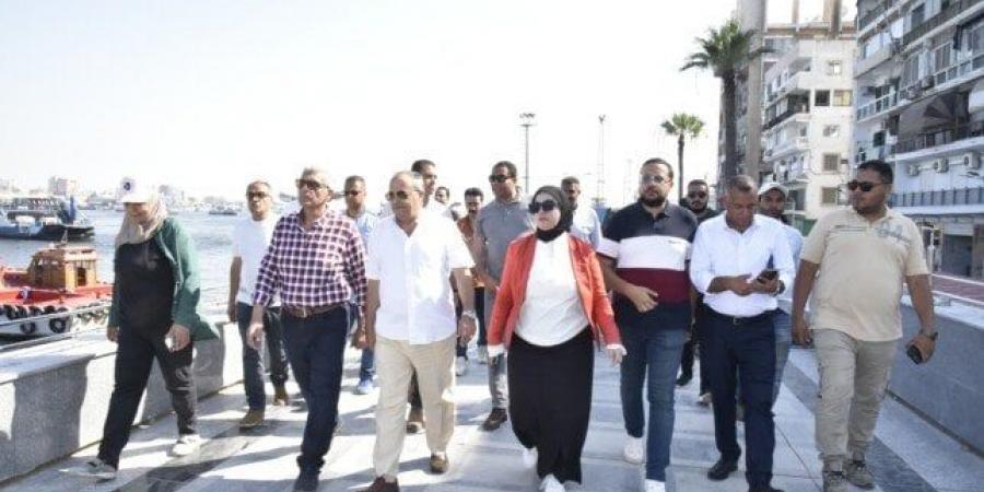 بالبلدي : محافظ
      بورسعيد
      يتابع
      اللمسات
      النهائية
      بالممشى
      السياحي
      تمهيدًا
      لافتتاح
      المرحلة
      الثالثة