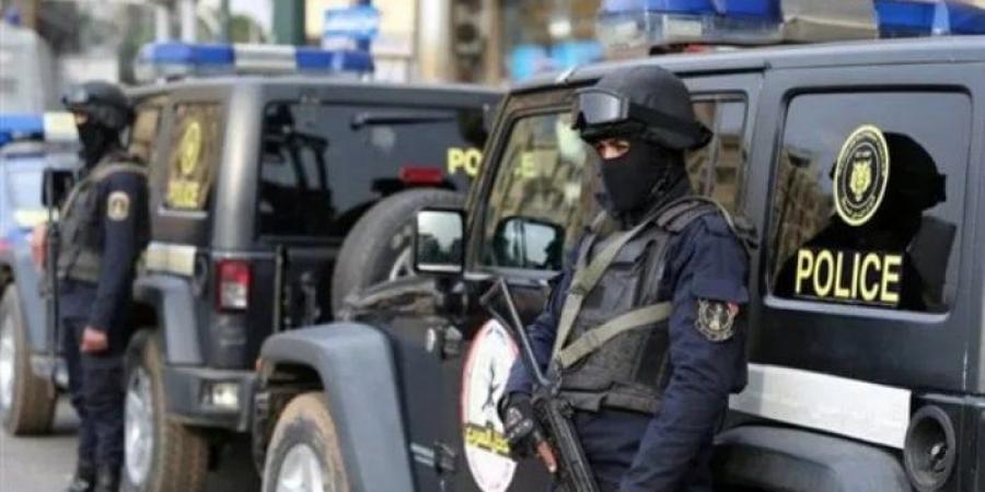 بالبلدي: بداخلها
      9
      آلاف
      كتاب..
      «الداخلية»
      تضبط
      مطبعة
      غير
      مرخصة
      في
      القاهرة