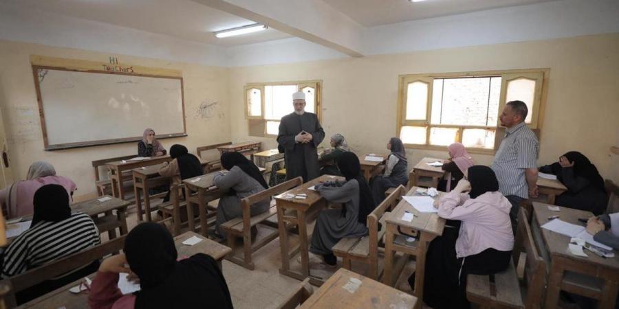 بالبلدي: وكيل
      الأزهر
      يتفقد
      لجان
      الامتحانات
      في
      اللغة
      الإنجليزية
      ويطمئن
      الطلاب