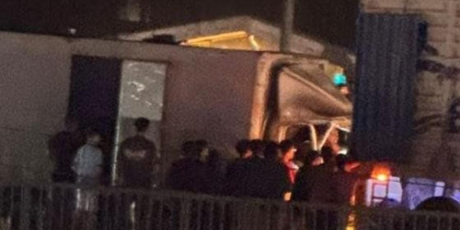 بالبلدي: مصرع
      3
      من
      أسرة
      واحدة
      فى
      انقلاب
      سيارة
      من
      أعلى
      كوبرى
      قويسنا
      بالمنوفية
      –
      القاهرة
      تايمز