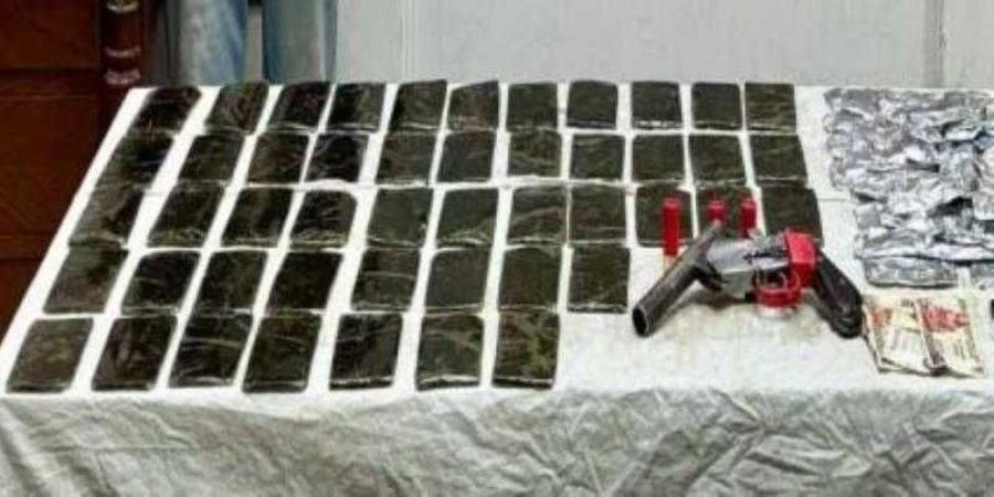 بالبلدي : حملات
      أمنية
      لضبط
      جالبى
      ومتجرى
      المواد
      المخدرة
      والأسلحة
      النارية
      والذخائر
      غير
      المرخصة