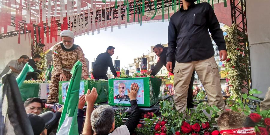 belbalady إيران.. صور من تشييع جثامين شخصيات قتلت بالضربات الإسرائيلية وما الشعارات المرفوعة