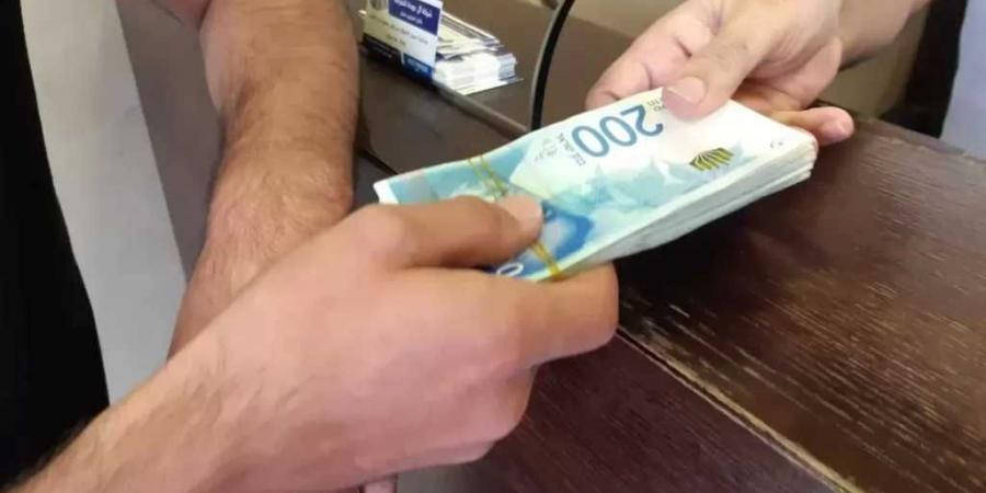فلسطين
      تدعو
      لتدخل
      دولي
      لحل
      أزمة
      تكدس
      الشيكل
      في
      بنوكها