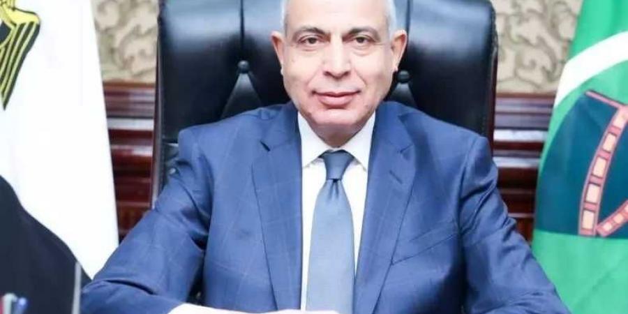 محافظ
      المنيا
      يعتمد
      تنسيق
      القبول
      بالصف
      الأول
      الثانوي
