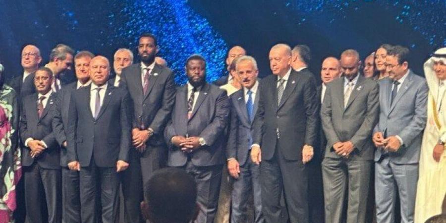 بالبلدي: خلال
      زيارته
      لتركيا..
      كامل
      الوزير
      يجري
      مباحثات
      موسعة
      لدعم
      التعاون
      المصري
      الدولي
      في
      مجالي
      الصناعة
      والنقل