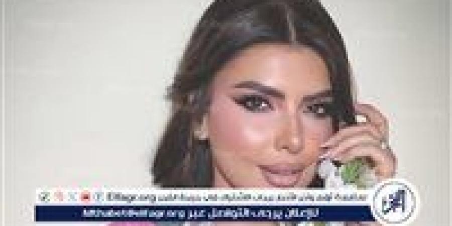 بالبلدي: بإطلالة
      أنثوية
      ناعمة...
      فيروز
      أركان
      تخطف
      الأنظار
      بالزهور
      والوردي
      في
      أحدث
      جلسة
      تصوير