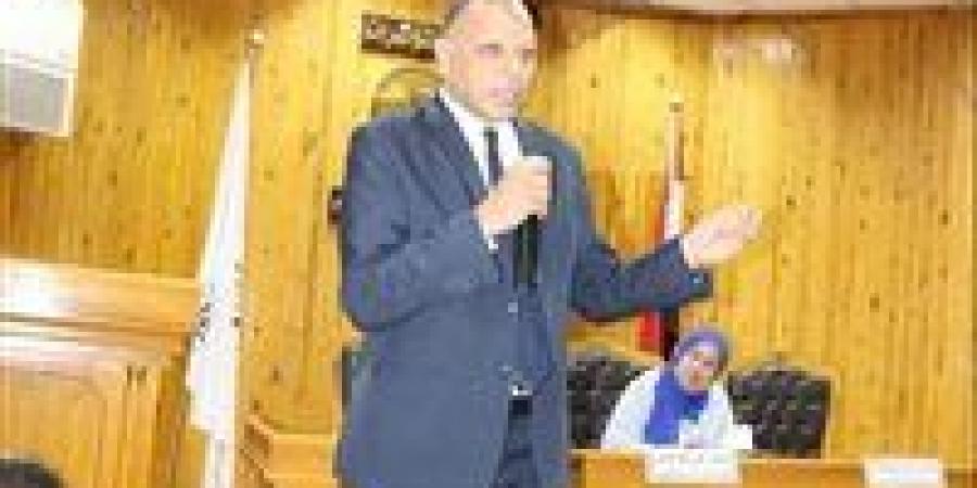 بالبلدي : عاجل..
      لجان
      التصحيح
      تكشف
      حقيقة
      وجود
      أخطاء
      بامتحاني
      الفيزياء
      والتاريخ
      للثانوية
      العامة