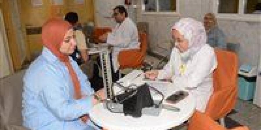 بالبلدي: محافظ
      الغربية
      يطلق
      حملات
      التبرع
      بالدم
      تزامنًا
      مع
      اليوم
      العالمي..
      "تبرعك
      بالدم
      حياة"