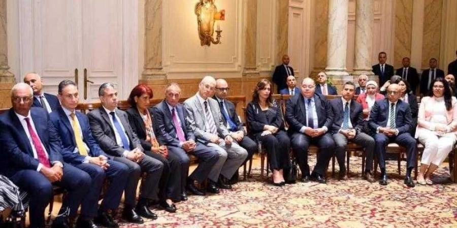 بالبلدي : وزير
      الخارجية
      والهجرة
      يلتقي
      بالسفراء
      المنقولين
      للعمل
      بالسفارات
      والبعثات
      المصرية
      في
      الخارج