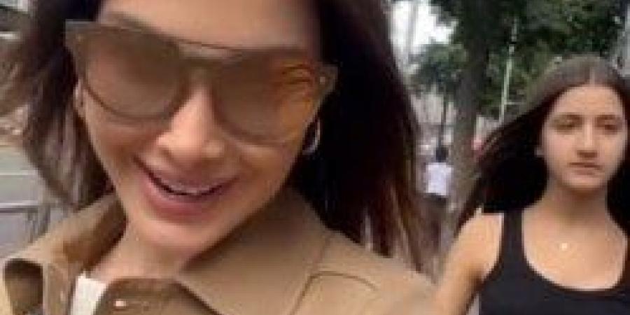 بالبلدي: نانسي
      عجرم
      في
      شوارع
      لندن
      قبل
      ساعات
      من
      حفلها