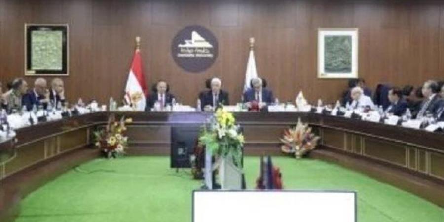 بالبلدي: عقب
      ظهور
      نتيجه
      الدبلومات
      الفنية..
      فتح
      باب
      التسجيل
      لامتحانات
      الدبلومات
      والمعاهد
      الفنية
      للالتحاق
      بالجامعات
      الحكومية