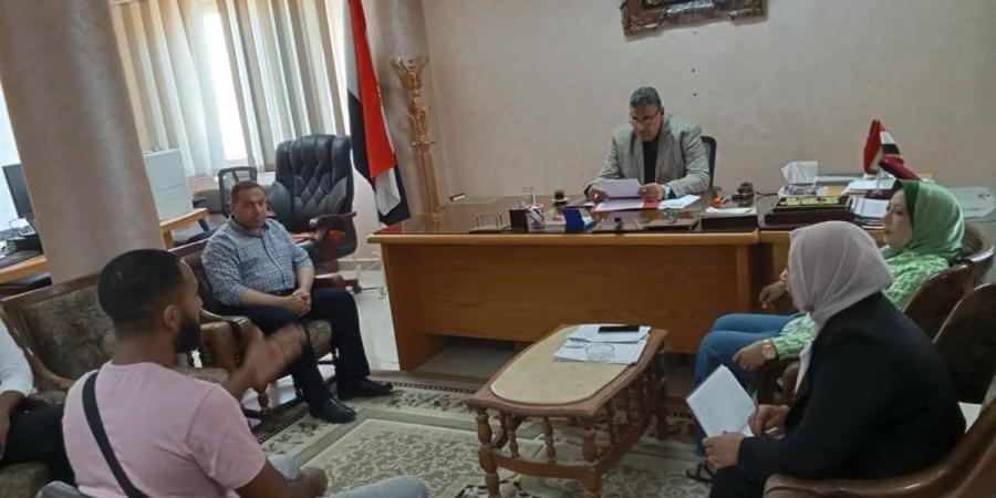 بالبلدي: لقاءات
      جماهيرية
      موسعة
      لخدمة
      المواطنين
      بعدد
      من
      قرى
      ومراكز
      الفيوم
      تنفيذًا
      لتوجيهات
      المحافظ