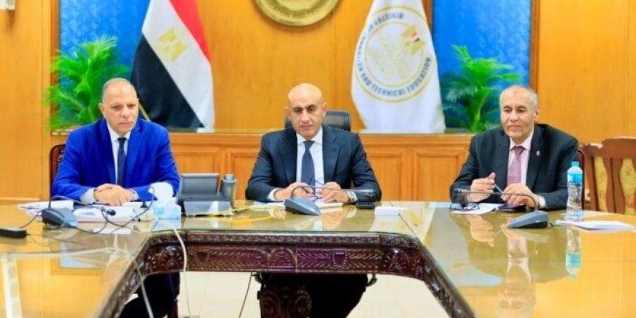 بالبلدي: وزير
      التعليم
      يواصل
      متابعة
      امتحانات
      الثانوية
      العامة
      من
      غرف
      العمليات
      المركزية