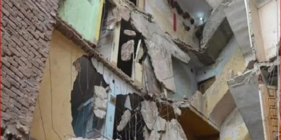 بالبلدي : انهيار
      عقار
      جزئيًا
      في
      مصر
      القديمة..
      والأمن
      ينتقل