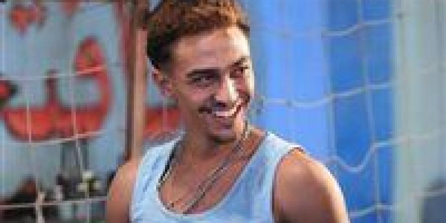 بالبلدي: كريم
      هاشم
      يكتب:
      أحمد
      غزي..
      الغرور
      مقبرة
      الموهوبين
      ولك
      في
      كريم
      عبد
      العزيز
      وأحمد
      عز
      أسوة
      حسنة