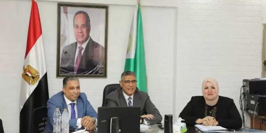 محافظ
      الجيزة
      يتابع
      انتظام
      امتحانات
      الثانوية
      العامة
      من
      داخل
      غرفة
      عمليات
      مديرية
      التربية
      والتعليم
