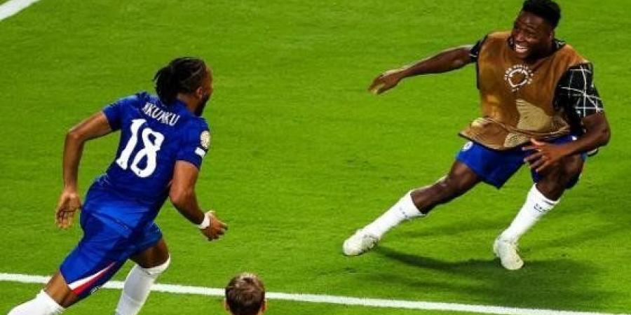 بالبلدي: تشيلسي
      يتأهل
      لربع
      نهائي
      كأس
      العالم
      للأندية
      بفوز
      ماراثوني
      على
      بنفيكا
      –
      القاهرة
      تايمز