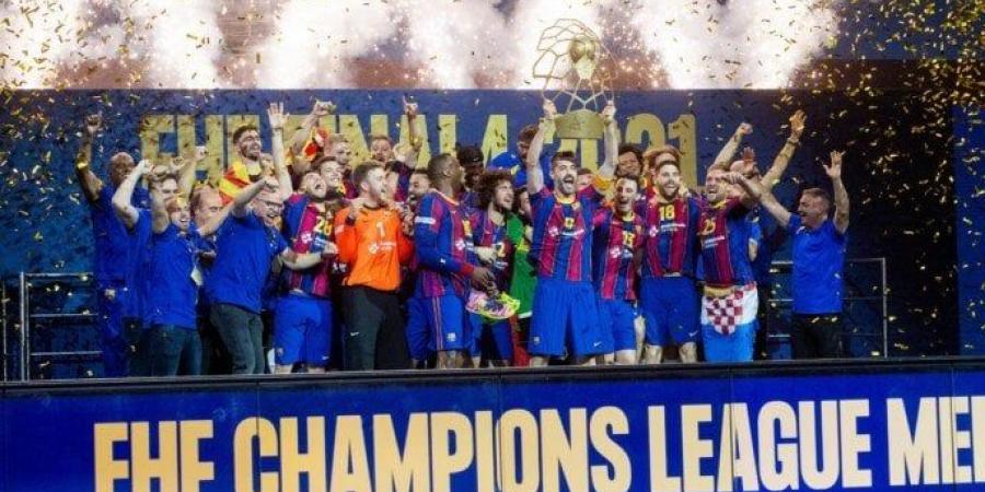 بالبلدي: «بينهم
      8
      رفعوا
      الكأس»..
      تفاصيل
      مشاركة
      11
      محترفًا
      مصريًا
      في
      دوري
      أبطال
      أوروبا
      لكرة
      اليد