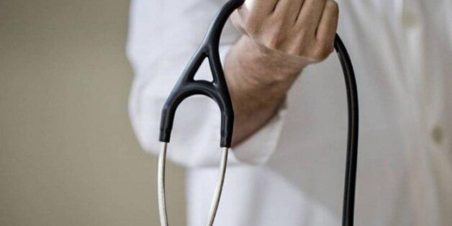بالبلدي : «دكتور
      مزيف»..
      حبس
      المتهم
      بالنصب
      على
      المواطنين
      بمدينة
      نصر