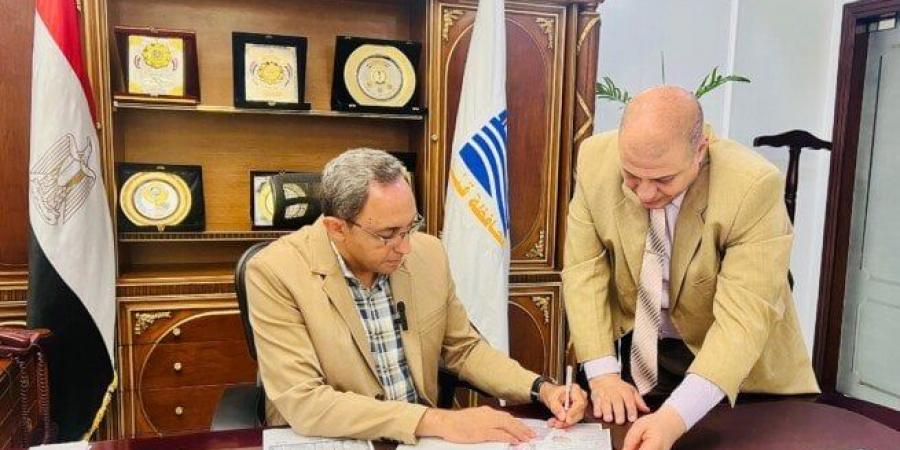 بالبلدي: بالفيديو:
      محافظ
      قنا
      يعتمد
      نتيجة
      الشهادة
      الإعدادية
      بنسبة
      نجاح
      68%..
      وإعلانها
      رسميًا
      بالمدارس
      صباح
      الثلاثاء