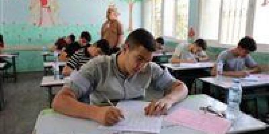 بالبلدي : الثانوية
      العامة
      2025..
      نصائح
      سريعة
      لحل
      امتحاني
      الكيمياء
      والجغرافيا