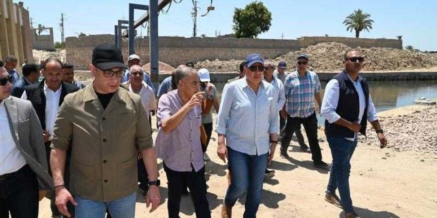 بالبلدي : وزير
      الري
      يتفقد
      حالة
      الري
      ومحطات
      الرفع
      والمنشآت
      المائية
      بمحافظة
      الفيوم