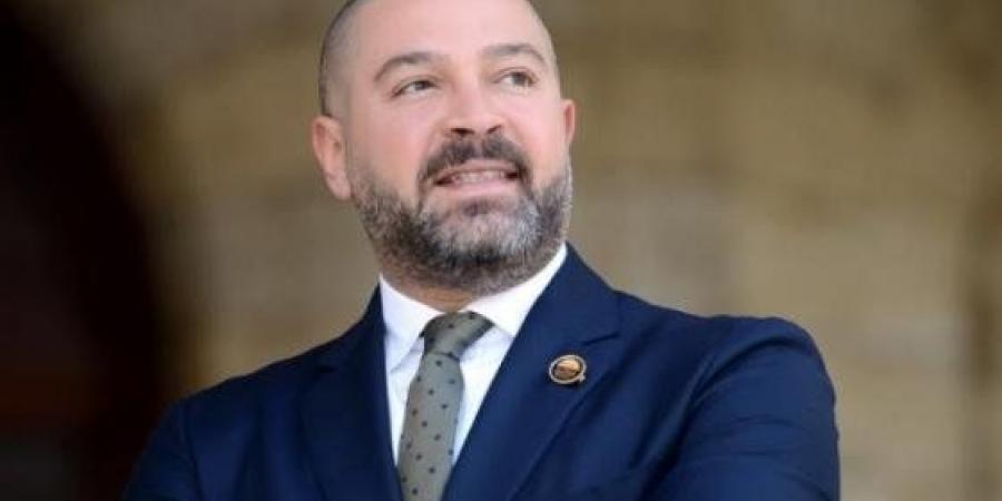بالبلدي: النائب
      أحمد
      دياب
      رئيس
      رابطة
      الأندية
      على
      رأس
      القائمة
      الوطنية
      لانتخابات
      “الشيوخ”
      بالجيزة
      ممثلا
      عن
      حزب
      مستقبل
      وطن
      –
      القاهرة
      تايمز