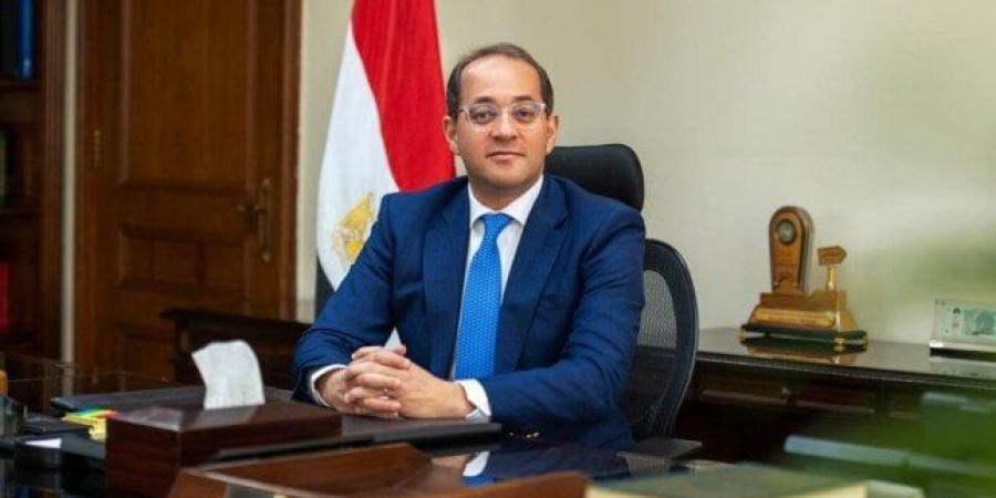 بالبلدي : كجوك:
      صرف
      مستحقات
      2400
      شركة
      مصدرة
      بقيمة
      تتجاوز
      25
      مليار
      جنيه