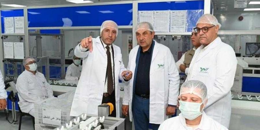 بالبلدي : وزير
      قطاع
      الأعمال
      العام
      يتفقد
      تطوير
      مصانع
      ”النصر
      للكيماويات
      الدوائية”