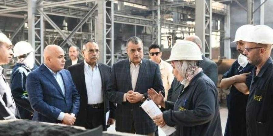 بالبلدي : وزير
      الإنتاج
      الحربي
      يتابع
      سير
      العملية
      الإنتاجية
      بشركة
      حلوان
      للمسبوكات
      (مصنع
      9
      الحربي)
