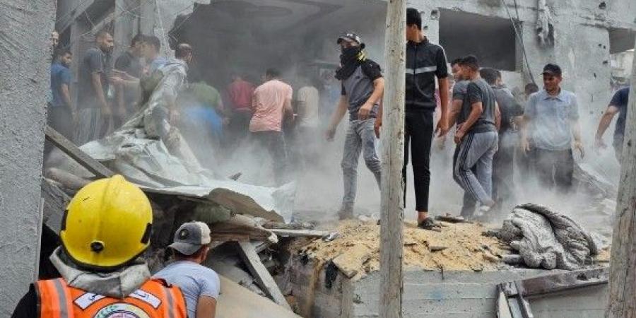 بالبلدي: تصعيد
      دموي
      في
      غزه
      23
      شهيدًا
      بينهم
      أطفال
      ونساء
      والضحايا
      تحت
      الانقاض