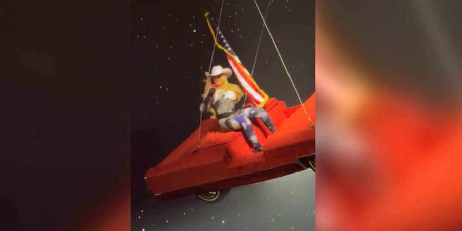 بالبلدي: بيونسيه تتعرض لموقف محرج تسبب بوقف غنائها أثناء حفل.. شاهد ما حدث