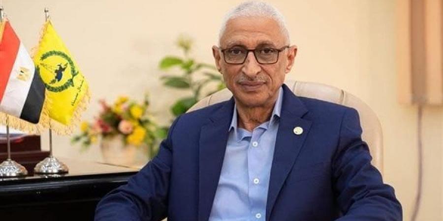 بالبلدي : بعد
      القضاء
      على
      الإرهاب..
      «خالد
      مجاور»:
      سيناء
      ستتحول
      إلى
      عاصمة
      اقتصادية
      لمصر
      خلال
      سنوات